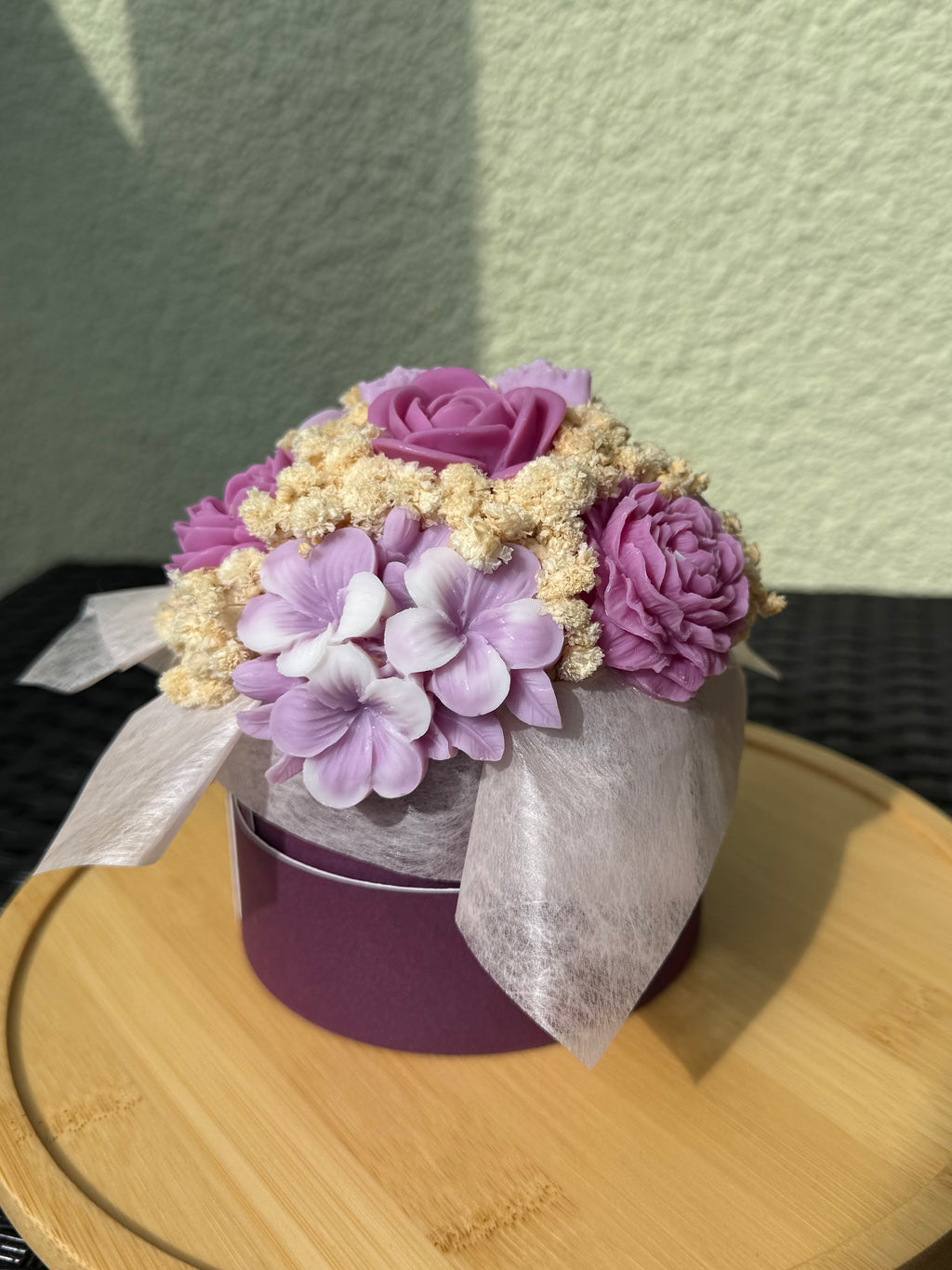 Wachsblumenstrauß „Petite Berry Kiss“