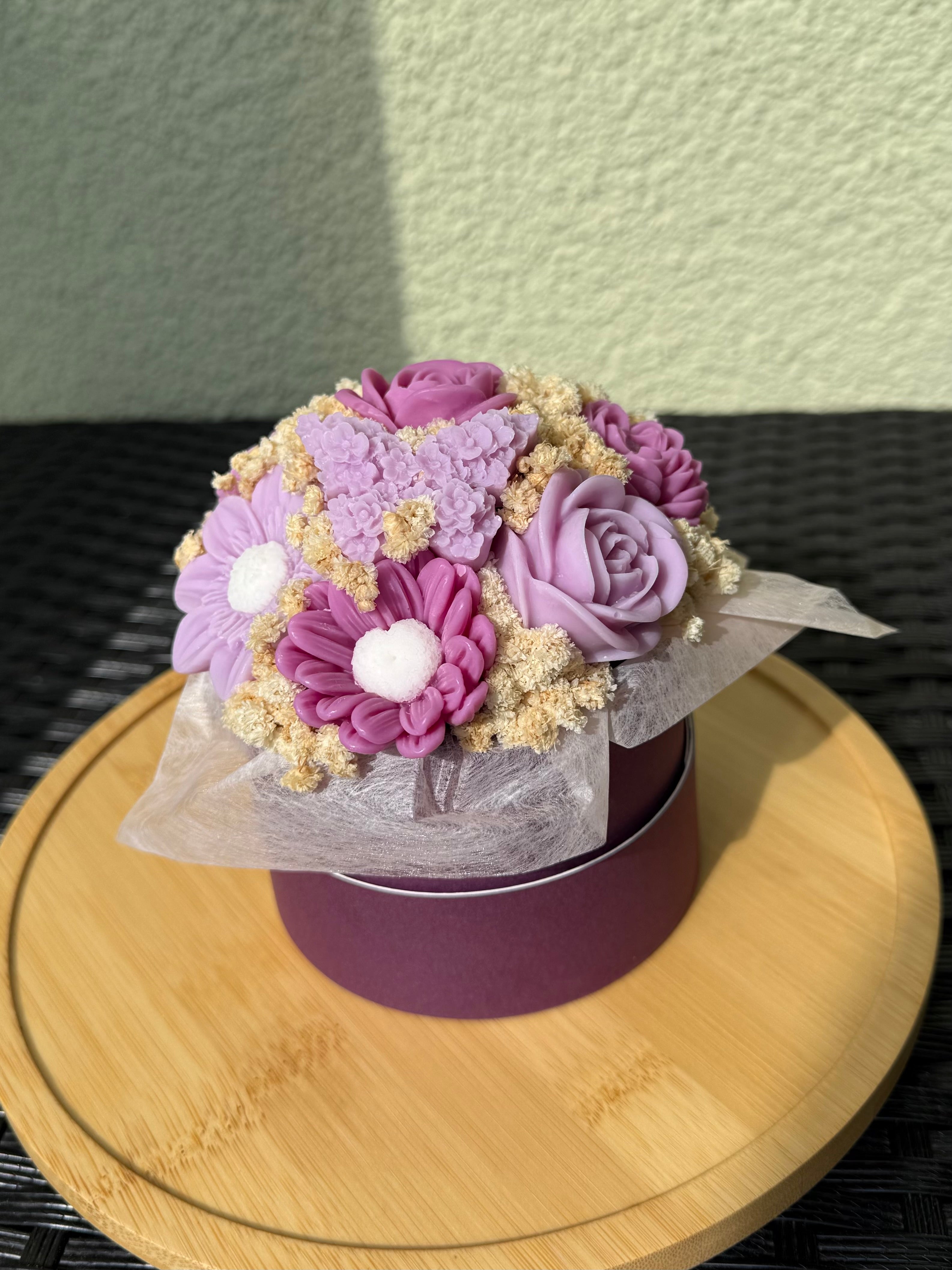 Wachsblumenstrauß „Petite Berry Kiss“
