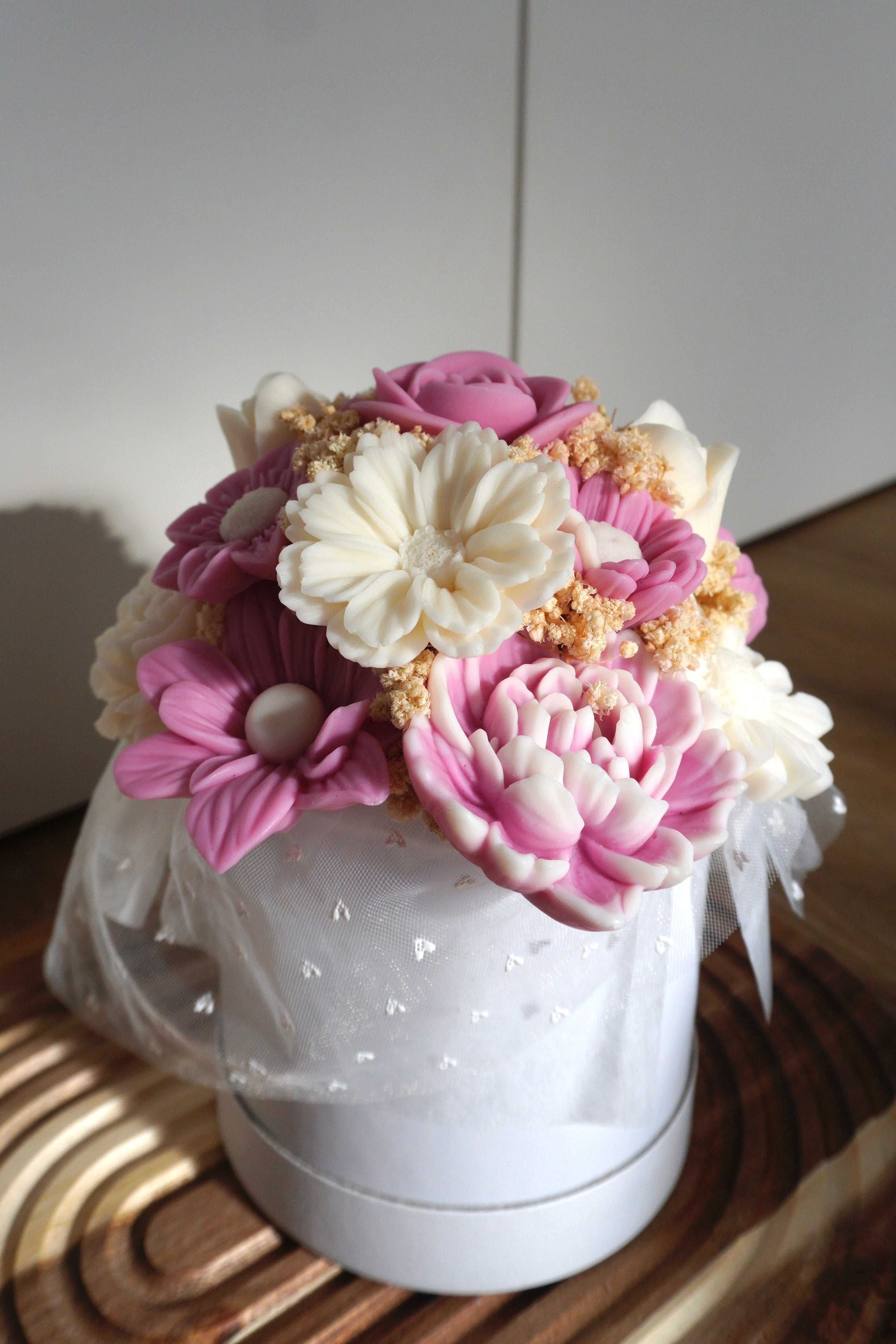 Wachsblumenstrauß „luneah“ - creme/fuchsia